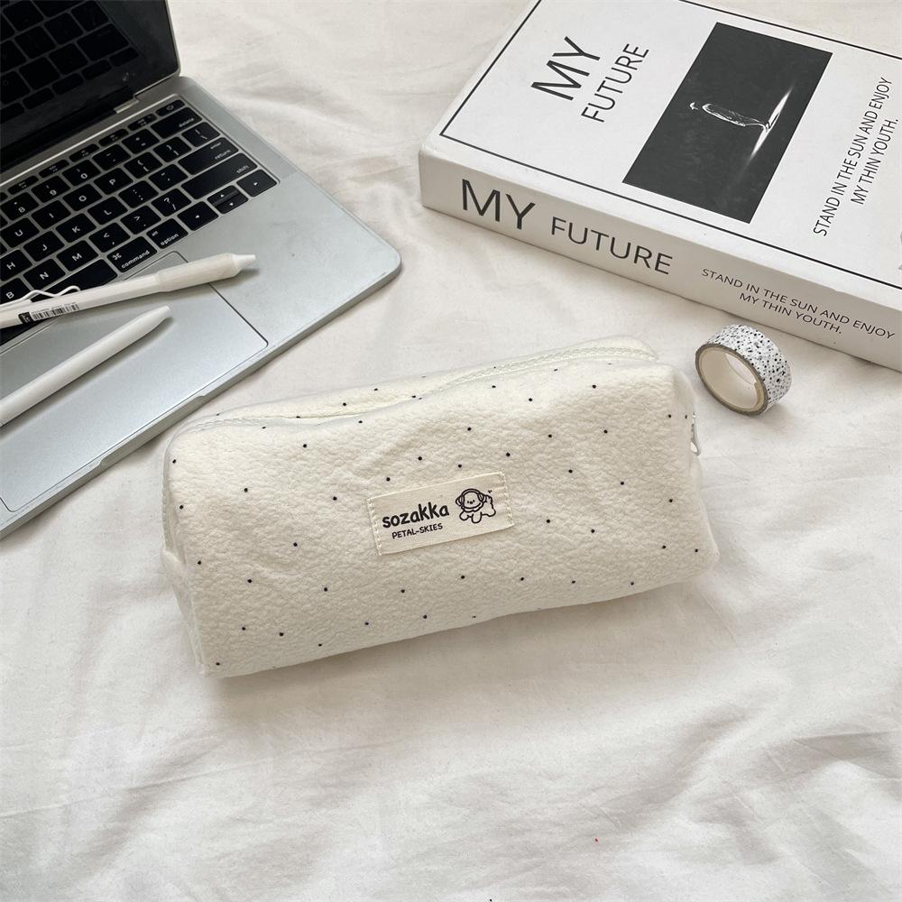 

Шерстяной пенал в корейском стиле в горошек Инс Канцтовары Большая вместимость Высокий уровень внешнего вида Маленькая сумка для хранения мелочей для студентов