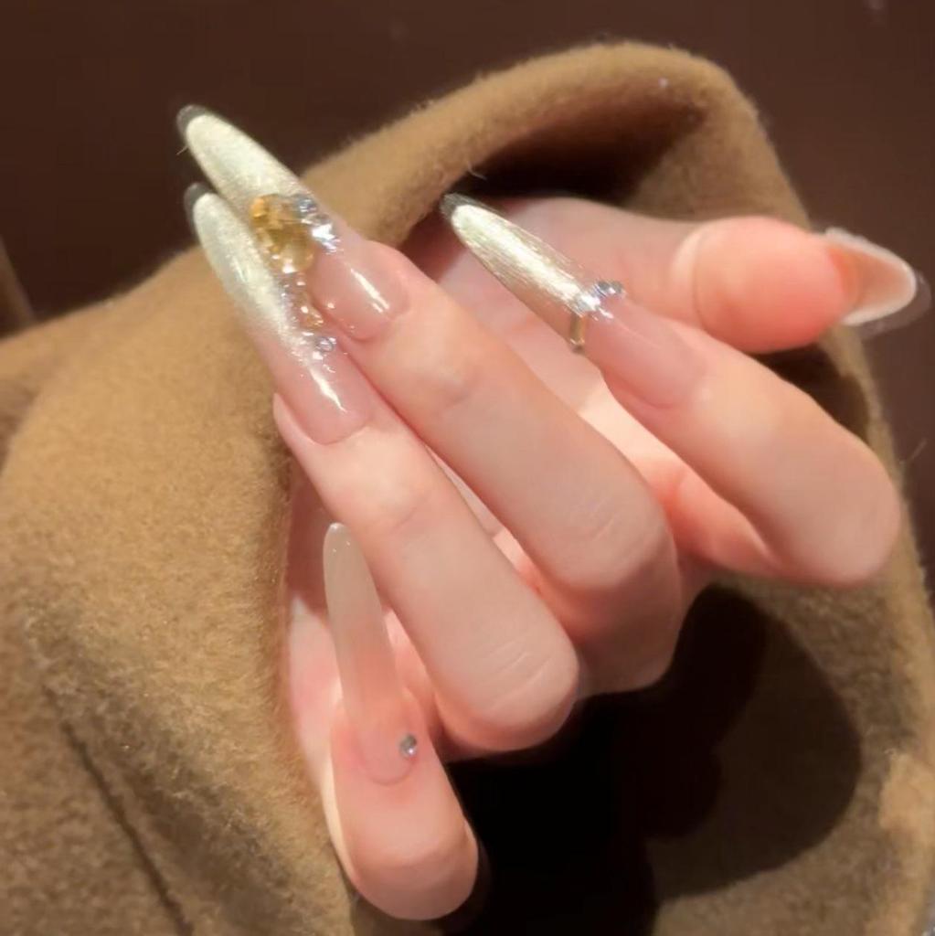 Luxurious Cat Eye Detachable Nail Art: Handmade, High-End, Super Shiny Wearable Tips