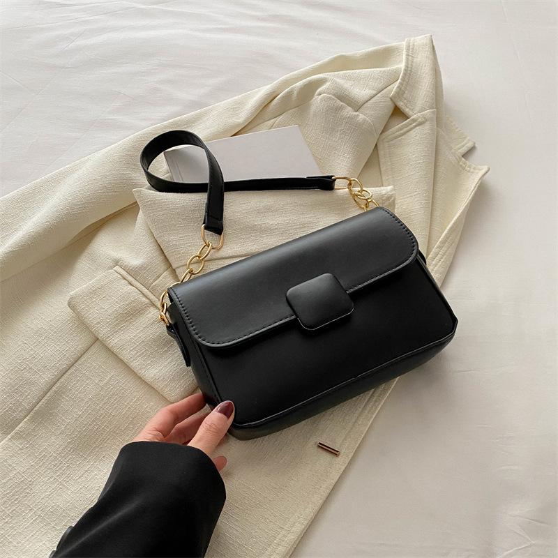 

Простая и модная маленькая квадратная сумка для женщин на лето, новая модная однотонная сумка подмышкой, популярная ручная сумка на одно плечо