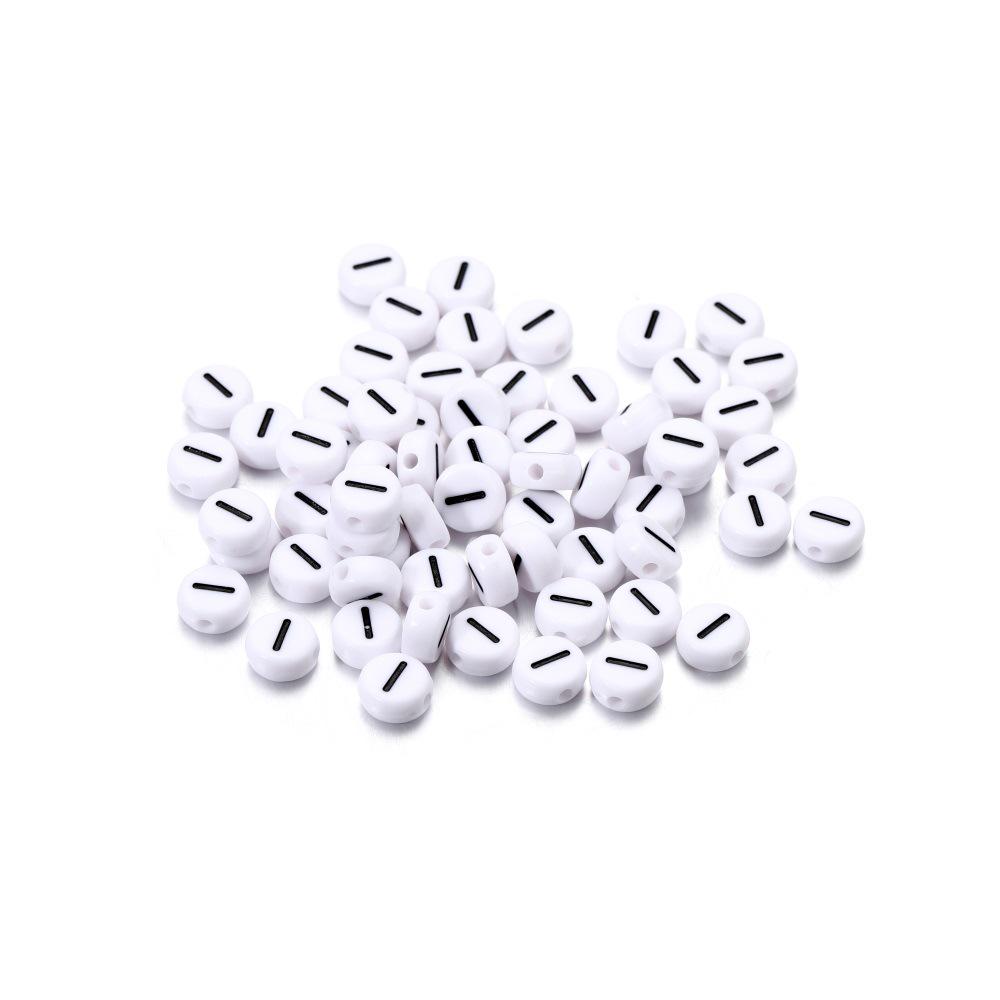 Bílé kulaté korálky s černými písmeny – sada 26 písmen pro vlastní výrobu náhrdelníků a řetízků na telefon