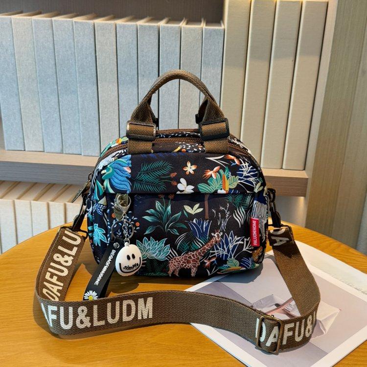 

Маленькая сумка через плечо с принтом для покупателей 2025 года, летняя женская сумка через плечо, женская сумка для отдыха, универсальная сумка-тоут