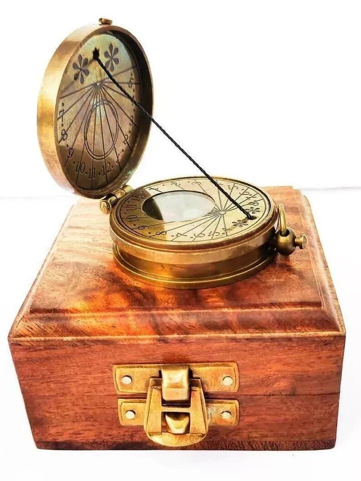 

Vintage MADE FOR ROYAL NAVY Brass Pocket Compass Maritime Antique Nautical Poem коричневий