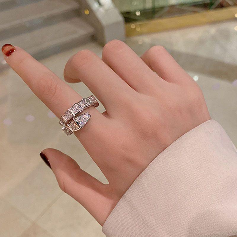 Anelli a Forma di Serpente Colore Argento Lusso Leggero Anello con Strass Moda Donna Anello Aperto Delicato per Dito Indice Gioielli da Matrimonio