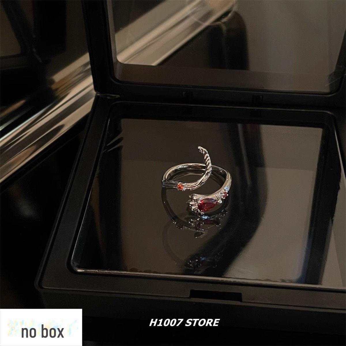 

Кольцо унисекс красное: Нишевый дизайн для элегантного наложения или ношения на указательном пальце. Cat s Paw Tail Ring