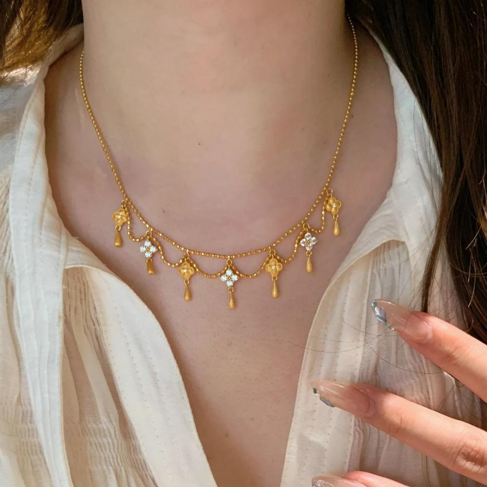 Luxury Four Leaf Clover Necklace Women Elegant Drop Tassel Diamond Vintage Princess Chain Collarbone Jewelry Gift