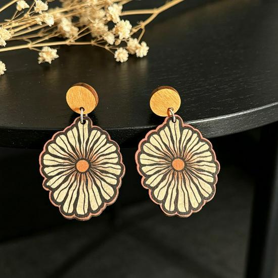 Retro Bohemian Petal-Shaped Wooden Dangle Earrings - European & American Fashion