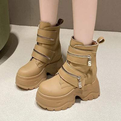 2025 Damstövletter i läder Höst Vinter 9,5 cm Klackar Chunky Sneakers Hög Platå Dragkedja Motorcykel Korta Stövlar Kvinna Botas