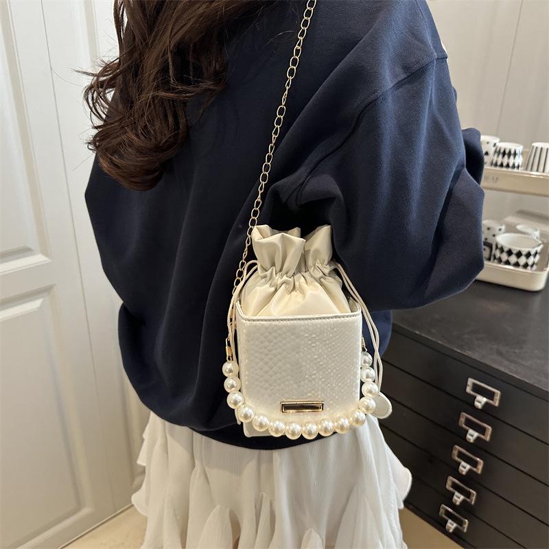Pearl Stone Pattern Portable Square Bag 2025 New Glossy Strap Cosmetic Bag High Value Versatile Chain Bucket Bag