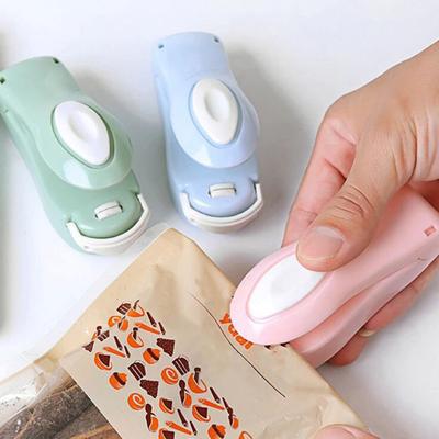 Mini Bag Sealer Heat Seal Tool Sealing Machine Portable 2-in-1 USB Battery Handheld