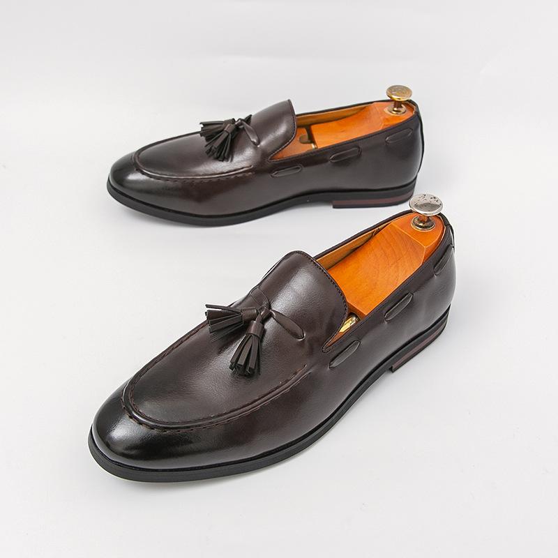 

Мужская повседневная кожаная обувь большого размера новая мужская обувь лоферы британский стиль модный тренд кожаная обувь с бахромой 46