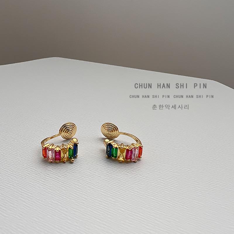 White Baihe colored gemstone ear clips, unique rainbow design, mosquito coil disc, no ear piercings, ear clips, new earrings.