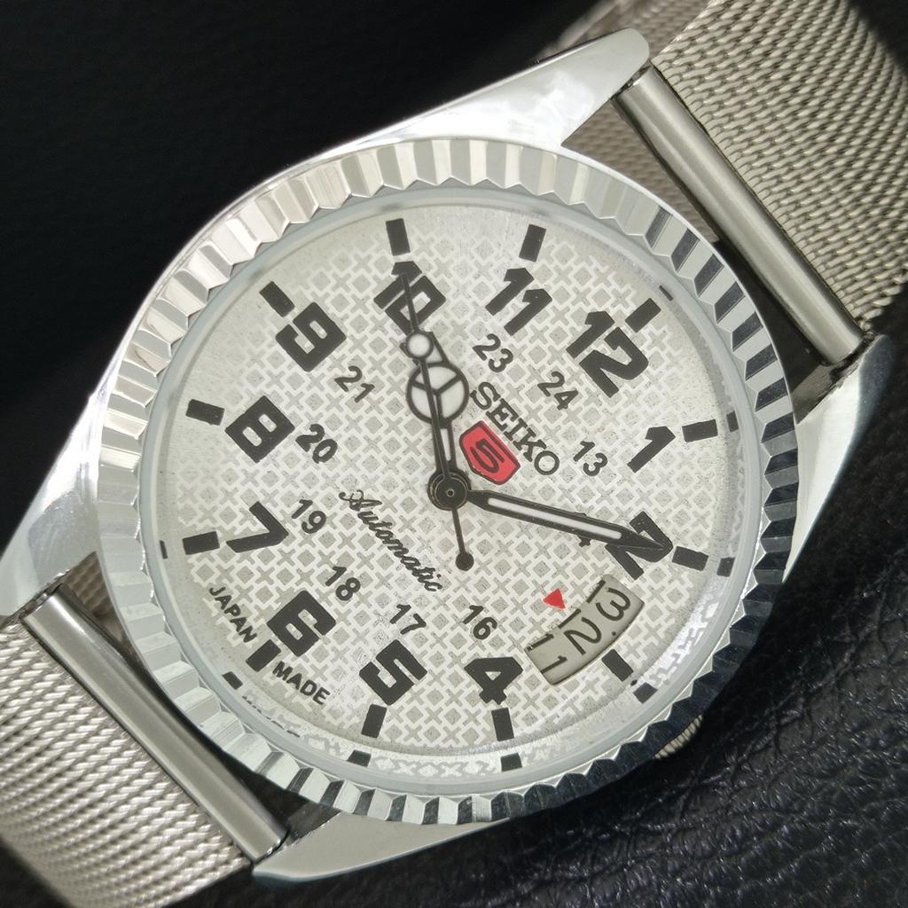 VINTAGE REFURBISHED SEIKO 5 AUTOMATIC JAPAN MENS SILVER DIAL WATCH a443989-1