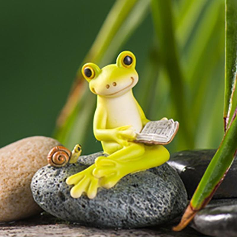 Practical Frogs Sculpture Functioning As Ornament and Garden Decoration for Stylish Home and Garden Enhancement