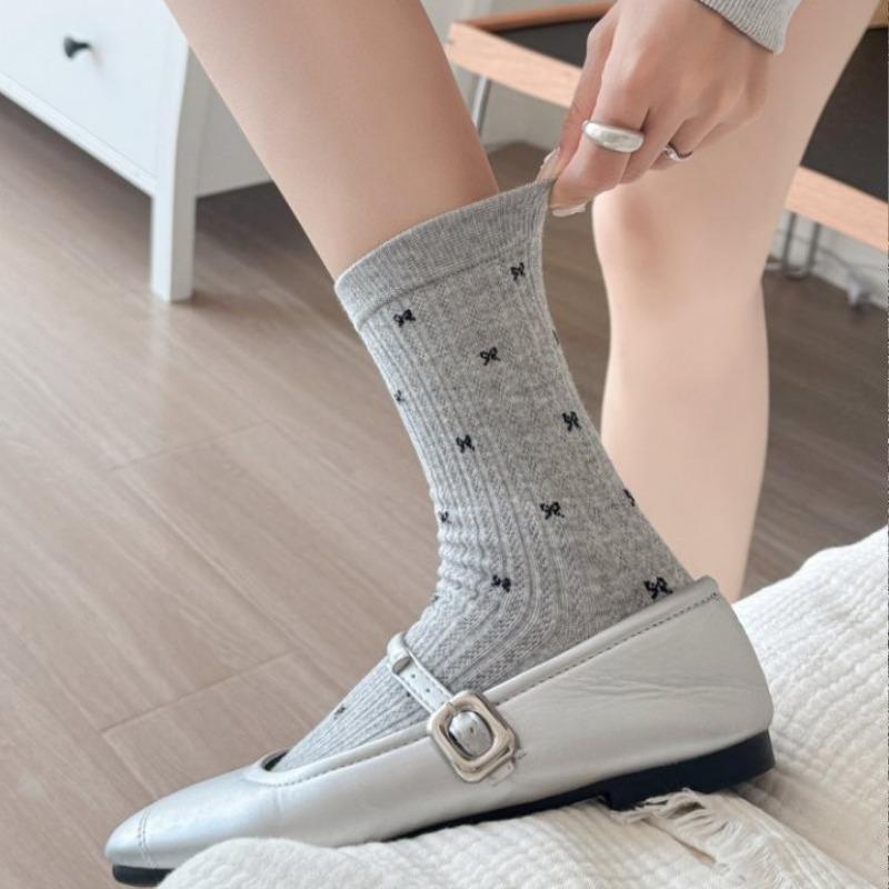 Autumn and Winter Retro Bow-tie Micro-pressure Mid-calf Women's Socks Are Versatile for Outerwear and Boneless Pile Socks