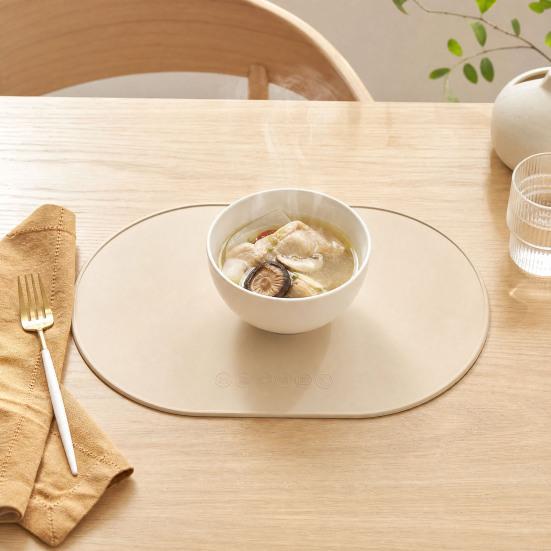 Silicone Placemats with Raised Edges, Non-Slip Reusable Kids Placemats, Waterproof Heat Resistant Dinning Table Mat