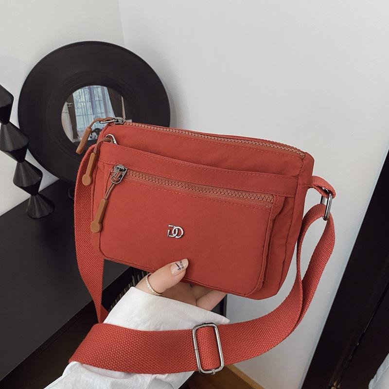 Lightweight multi-layer simple messenger bag women's new versatile commuter shoulder bag nylon casual hand carry small square bag