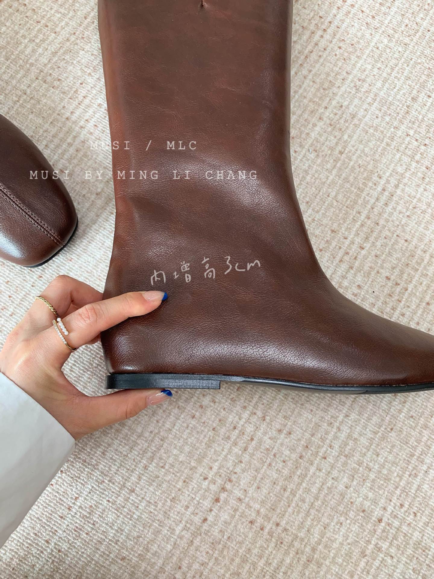 

Французское увеличение внутренней высоты, но женские ботфорты 2025 новые тонкие ботфорты квадратный носок плоская подошва рукав рыцарские сапоги 39