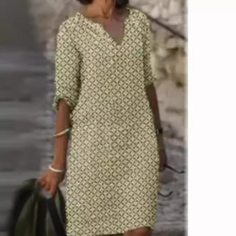 Damska sukienka z nadrukiem z dekoltem w serek