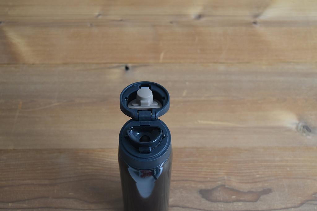 Tiger MCX-A050-KL 500ml Stainless Steel Mini Water Bottle, Direct Drinking, Auto-Lock, Sahara Mug, Lightweight, Dream Gravity, Lamp, Black