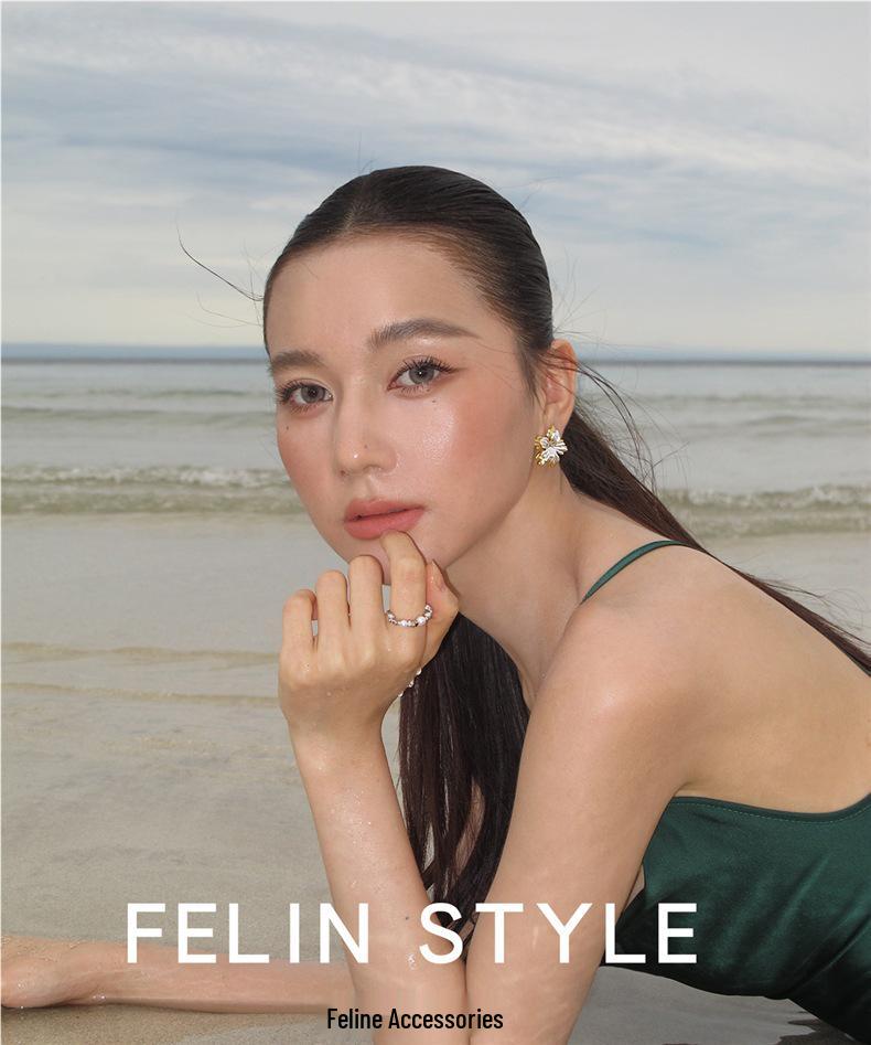 Two-Tone Gold & Silver Flower Earrings: Summer Light Luxury with French Retro Charm