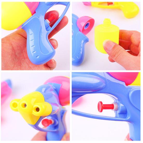 Convenient Water Sprayer Toy Novel Recreational Funny Candy Color Fighting Beach
