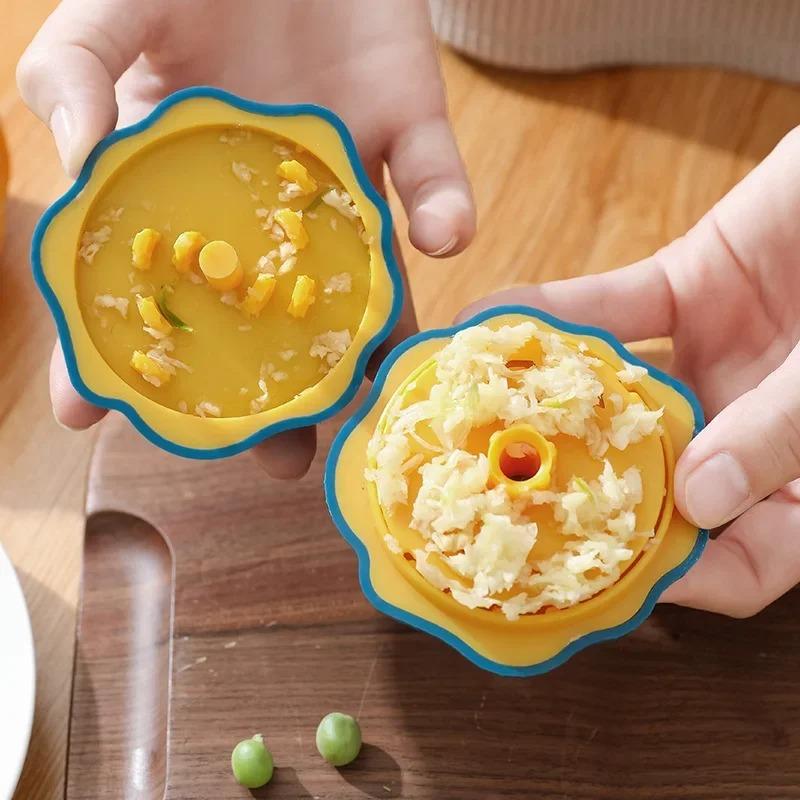 Kitchen Gadgets Cute Household Garlic Shape Plastic Manual Rotary Grinding Garlic Press Mini Chopper For Chili Ginger and Garlic