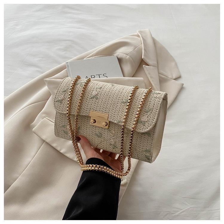 Weaving 2025 new trendy summer fashion casual foreign style straw weaving retro simple single shoulder fashion small square women's bag
