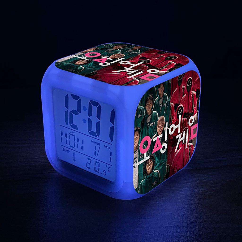 💰Kaufe Neue Farbwechseluhr Student Square Clock Tintenfisch Spiel Wecker  Nachtlicht Geschenk Hot Mute zum besten Preis im Online-Shop bei Joom