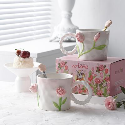 Tulpe handbemalte Rosentasse dreidimensionales schwebendes Blumengefühl Freundin Tasse Keramiktasse Souvenir Relief