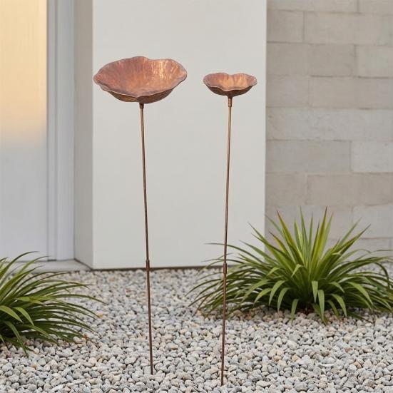 Rusty Flower Bird Bath Garden Stake Outdoor Bird Feeder with Stake Metal Flower Yard Art Stake Water Feeder for Birds Bees Butterflies
