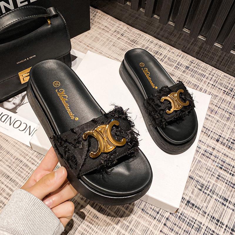 Xiaoxiangfeng Slippers Women's Outer Wear 2025 New Summer Fashion Versatile Muffin Thick Bottom Heightening Women's Sandals