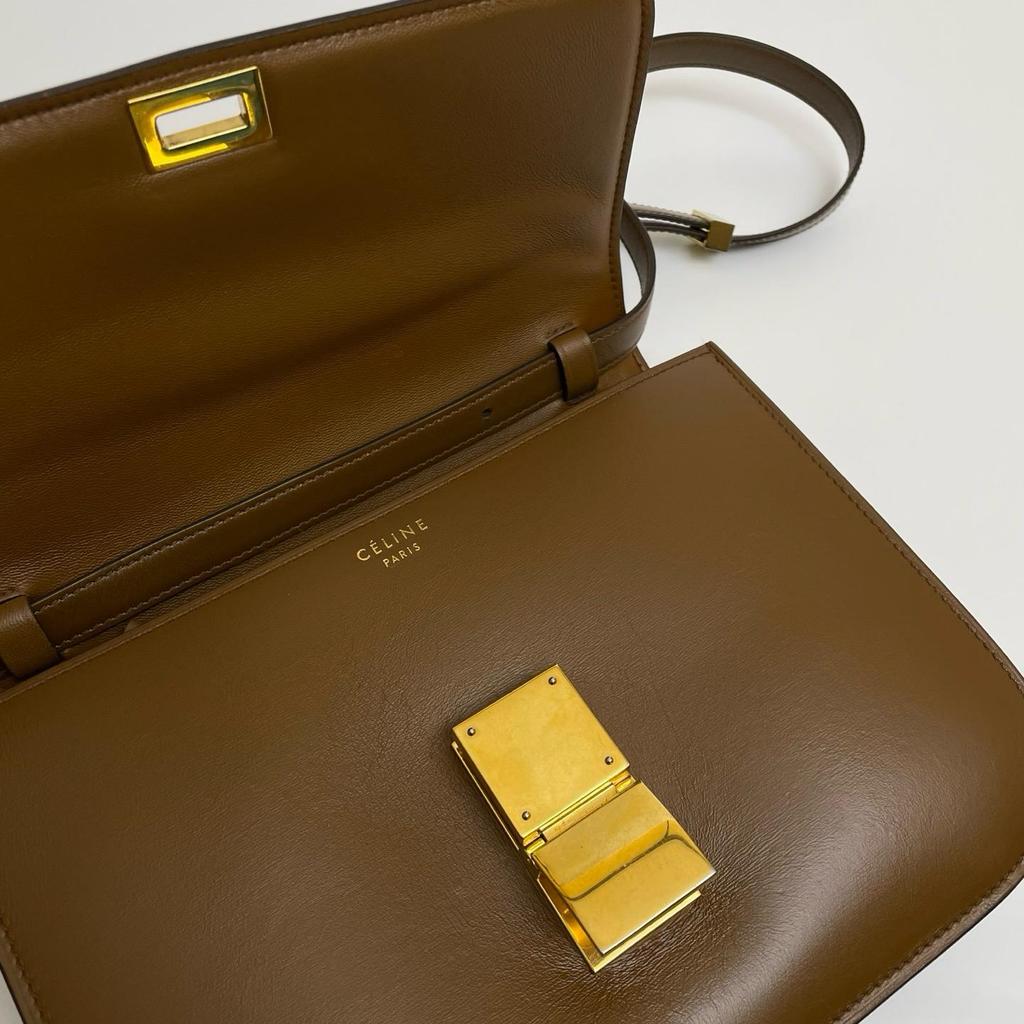[Pre-Owned] Classic Box Gold Buckle Polished Calfskin Tofu Square Crossbody Shoulder Bag Medium - Excellent #UCVQ4E