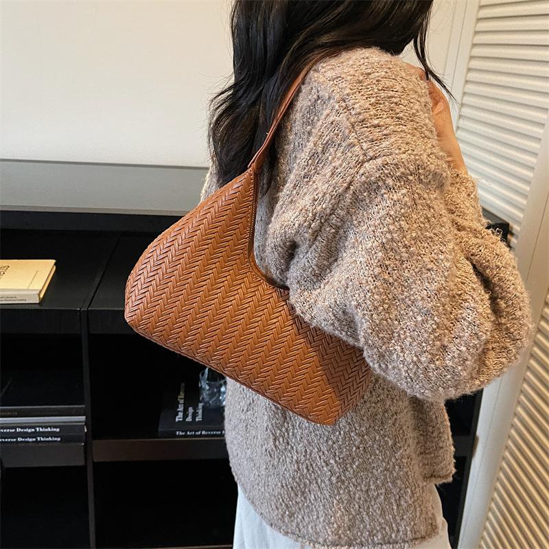 Underarm Bag Women's 2025 New High-end Large-capacity Retro Shoulder Bag Daily Work Commute Messenger Bag