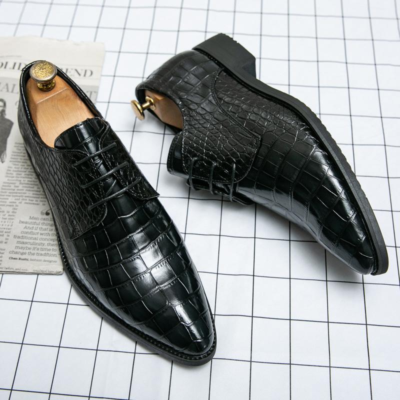 Fashion High Quality Low Heeled Lace Up Brown Chelsea Mens Boots Business Leather Men Designer 2025 Fashion Casual Pointed Cowboy Boots