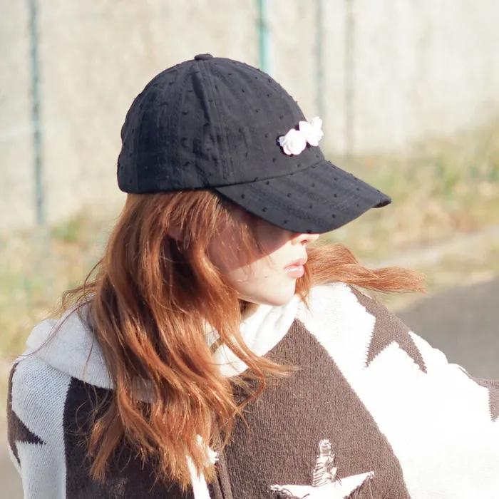 ROSETTE CAP IN BLACK