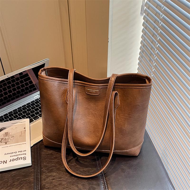 

Сумка большой вместимости женская новая повседневная ретро на плечо модная классная сумка для поездок на работу сумка-тоут коричневый