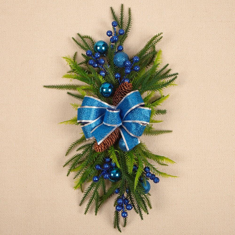 Christmas Staircase Decoration Staircase Wreath Pendant Norfolk Pine Needles Upside Down Home Scene Arrangement