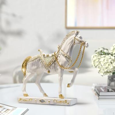 Elegant Equine Figurine for Home Decor