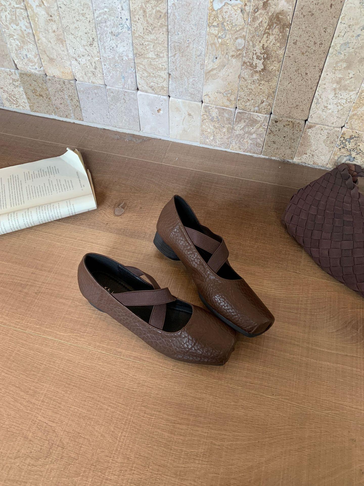 

Minimalist ballet fashion single shoes women s 2025 spring and autumn new pig nose elephant pattern super soft retro Mary Jane shoes women 39