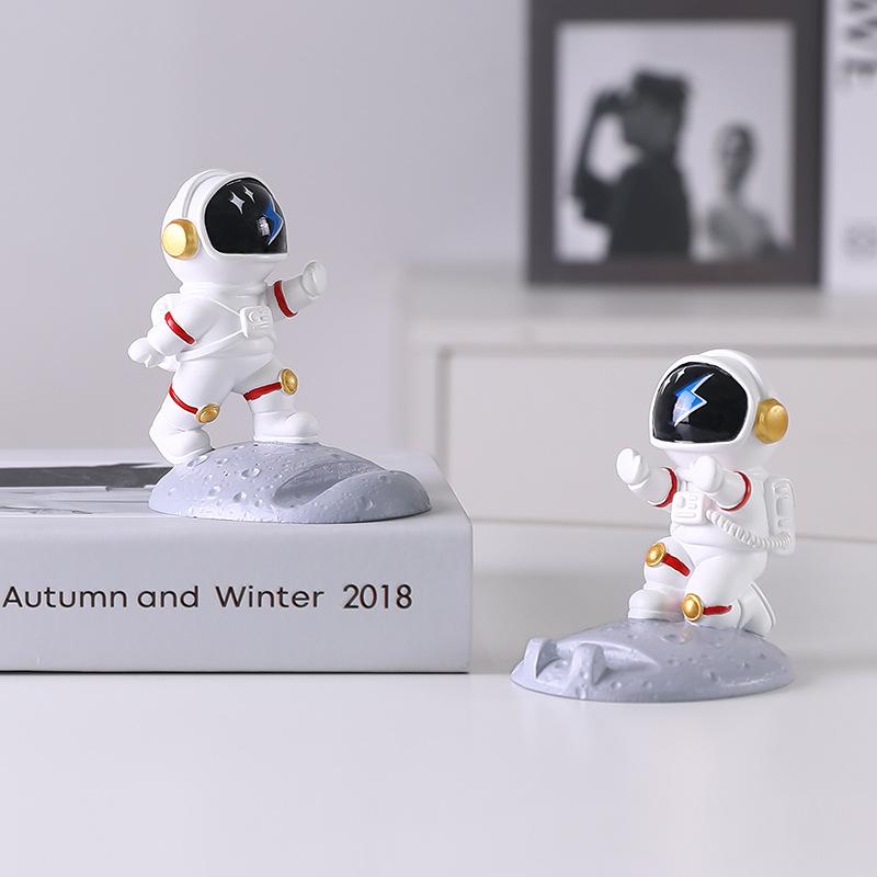 Astronaut Mobile Phone Support Ornaments Astronaut Figure Lazy Tablet Good Support Adorable Tabletop Decoration Gift Idea