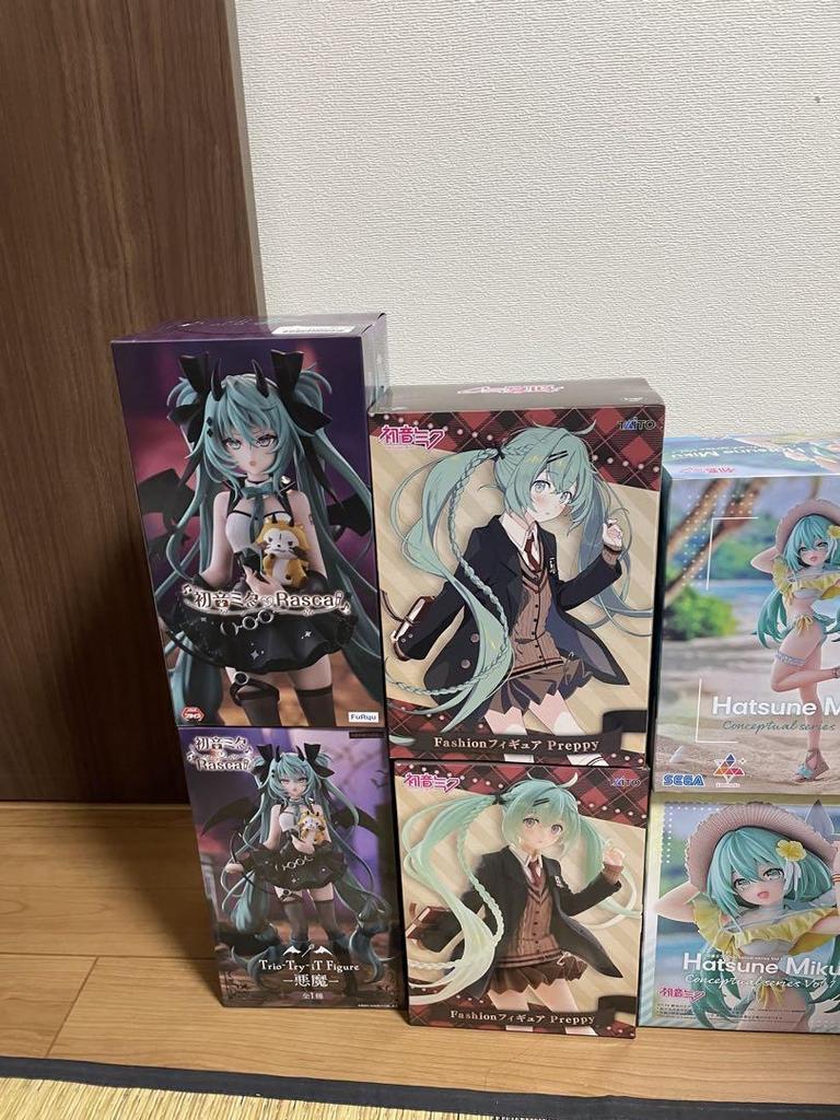 [USED] Hatsune Miku Prize Figures 8-piece Set Uniform Devil AMP etc.