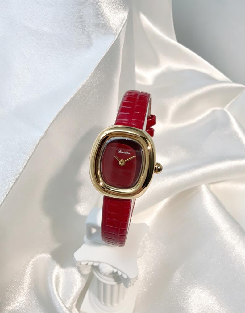 Timena Ladies Retro Oval Quartz Watch - Roman Numerals, Light Luxury, Versatile Fashion, Stainless Steel