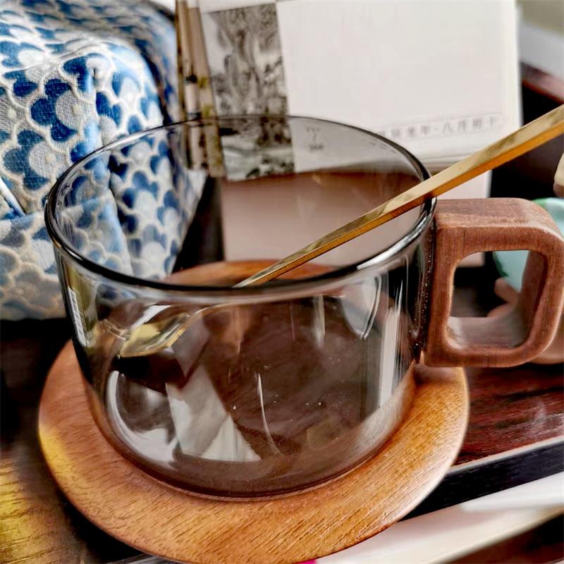 200ml Amerikanisches Latte-Glas Kaffeetasse mit rundem Holztablett Löffel Hitzebeständige Milchteetasse Tassenset für frisch gemahlenen Kaffee