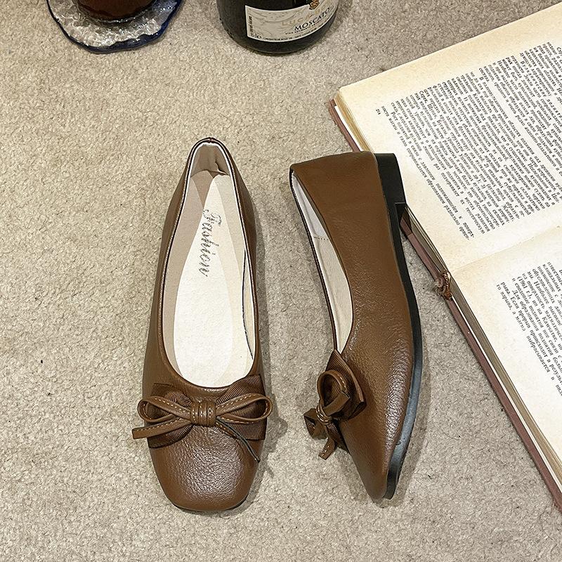 Korean Version of Square Head Flat Bottom Foreign Trade Large Size Doudou Shoes 2024 New Versatile Fashion Sweet Bow Versatile Single Shoes