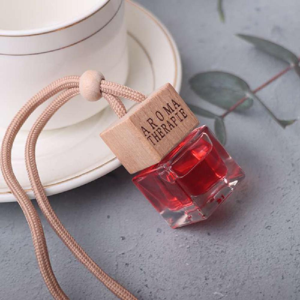 

Автомобильный освежитель воздуха Подвесное украшение - Аромат для зеркала заднего вида для устранения запаха и длительной свежести 1pcs красный