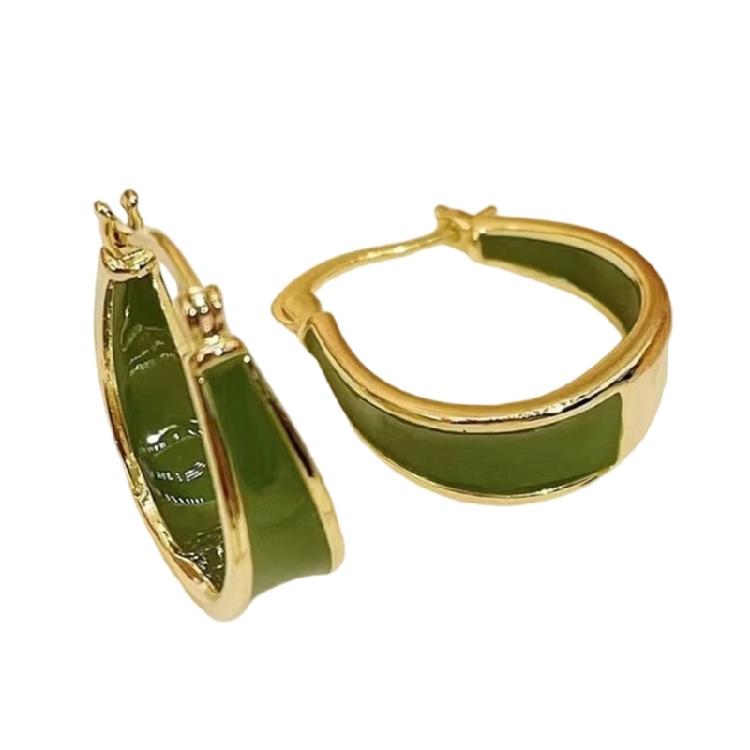 

Comfortable Irregular Green Metal Earrings Geometric Shape Ear Cuffs Elegant Accessory for Parties and Event Wear 1