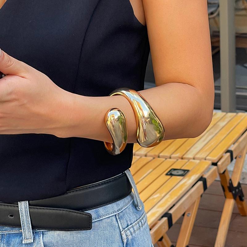 Wide Chunky Waterdrop Spring Bangles for Women Gold copper Color Open Cuff Thick Irregular Twisted Bangle Bracelet Jewelry
