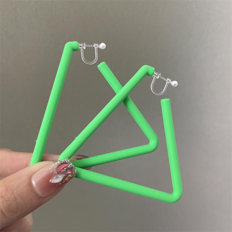New Color-expanding Triangular Rubber Paint Texture Personalized Earrings for Women