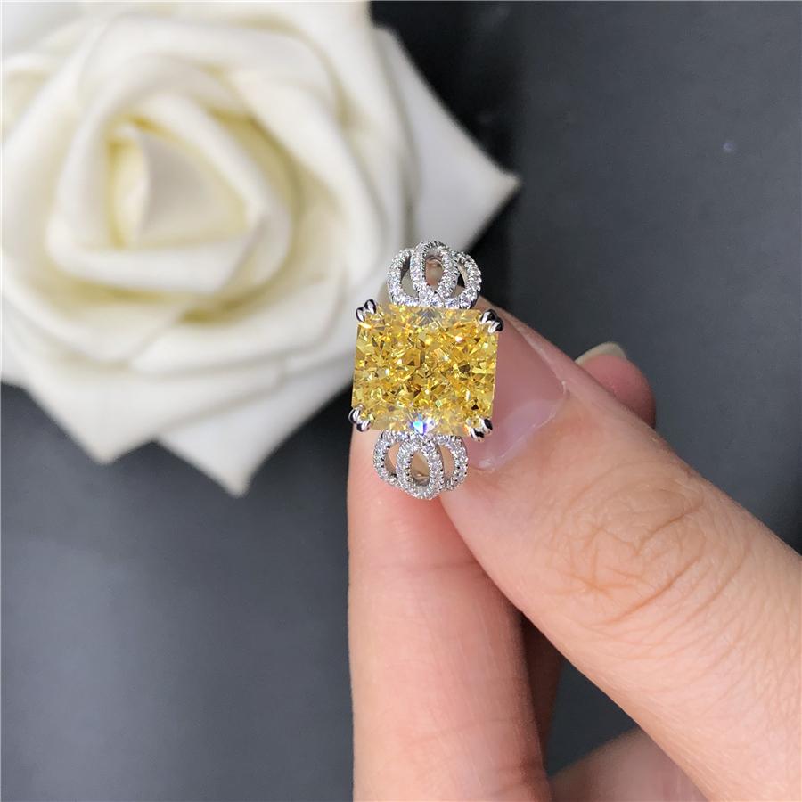 

Популярные Обручальные Кольца из Сплошного Белого Золота 18K Женские Светло-Желтый Бриллиант 4 Карата Формы Cushion Помолвочные Кольца Для Женщин Прекрасные Украшения для Пальцев 4