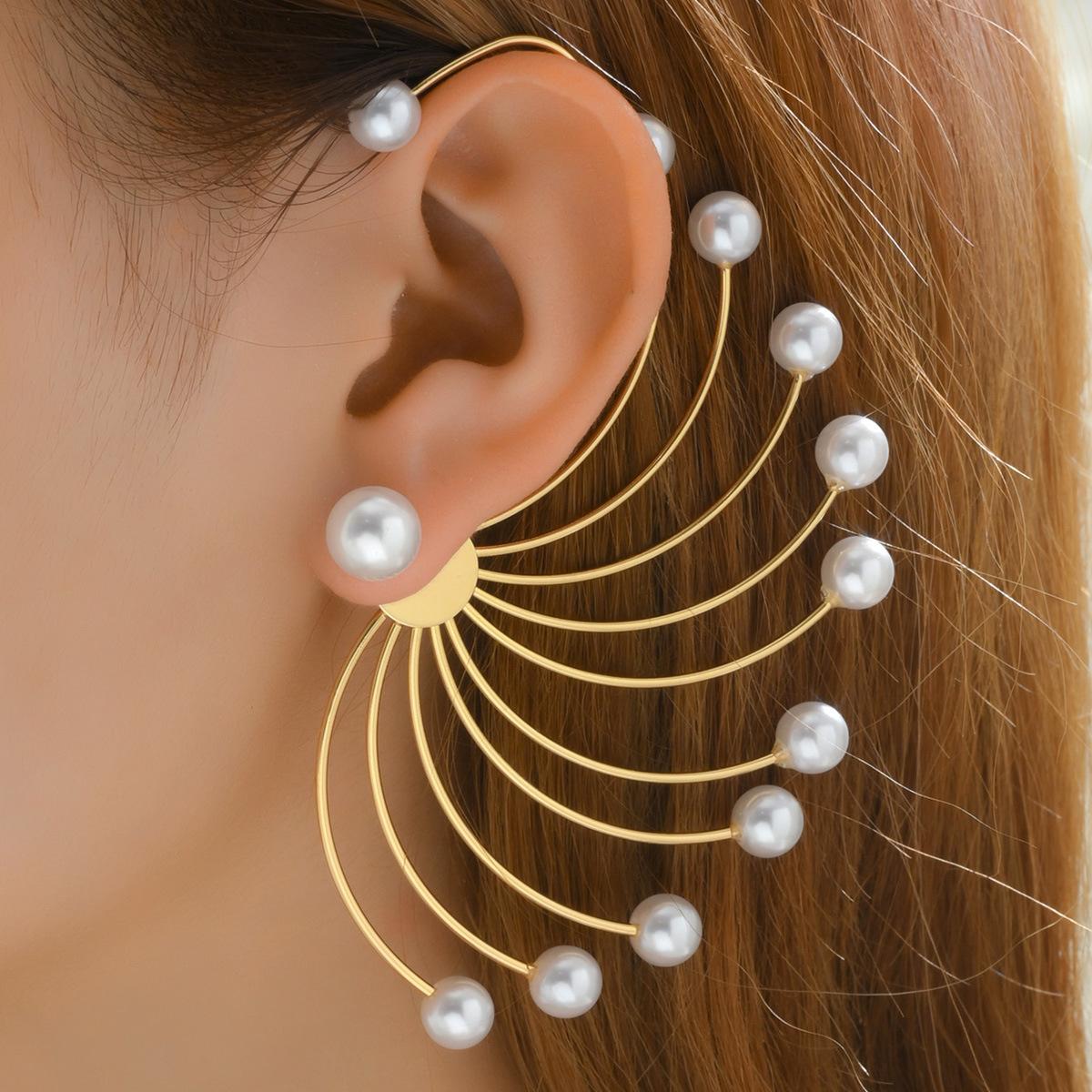 European and American Personalized Fan-shaped Pearl Earrings, Women s Geometric Studs, Simple and Exaggerated Earrings, Earrings золотой